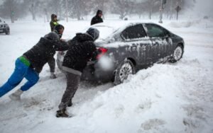 9 States from Maryland to Maine Covered With One Foot Snow